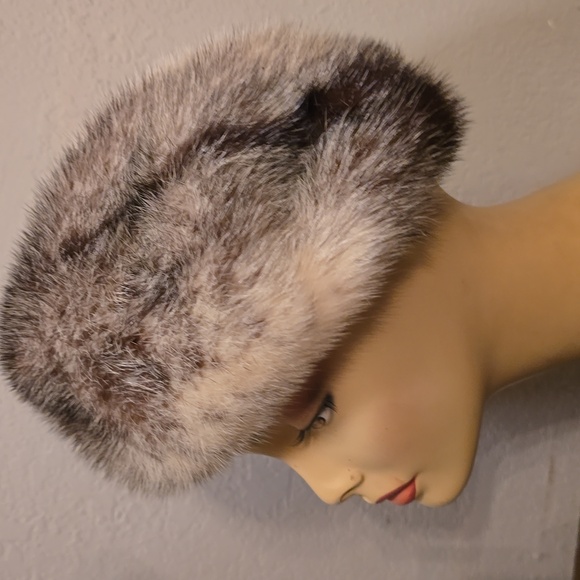 Mink Hat Miss Monique - Picture 7 of 12